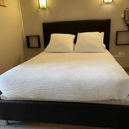 Logis Hotel Le Clement V โรกมอเร ภายนอก รูปภาพ