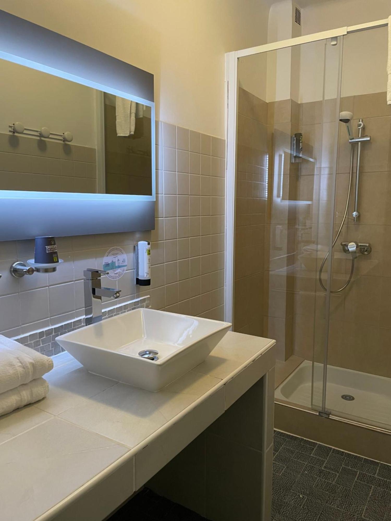 Logis Hotel Le Clement V โรกมอเร ภายนอก รูปภาพ