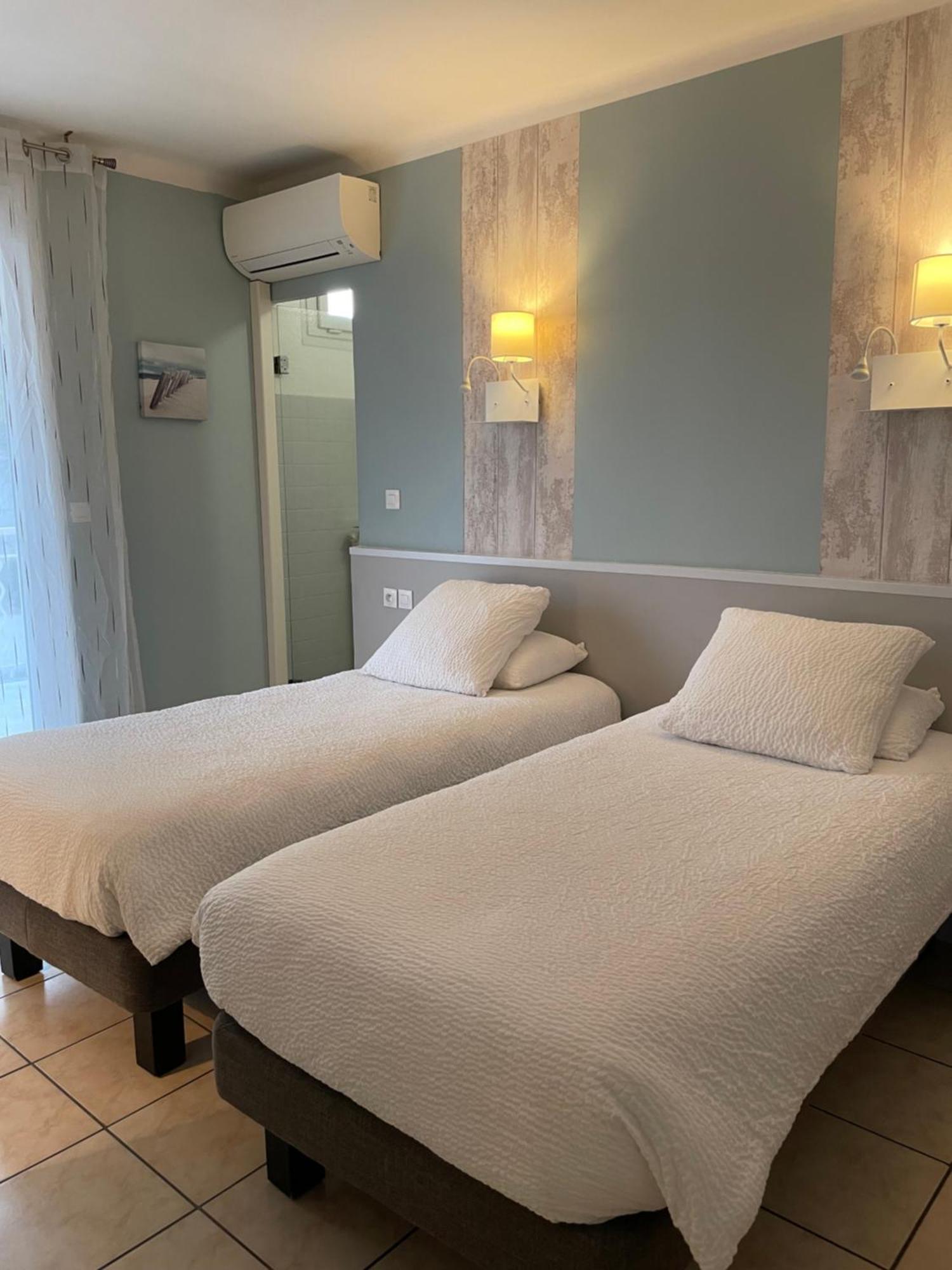 Logis Hotel Le Clement V โรกมอเร ภายนอก รูปภาพ