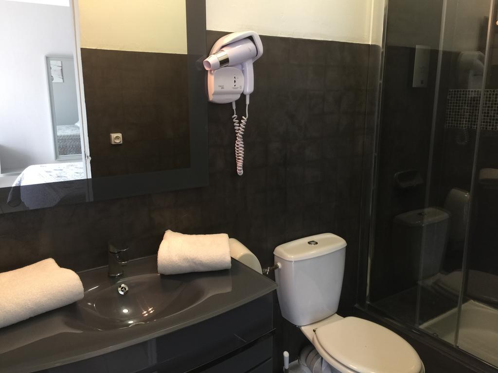 Logis Hotel Le Clement V โรกมอเร ภายนอก รูปภาพ