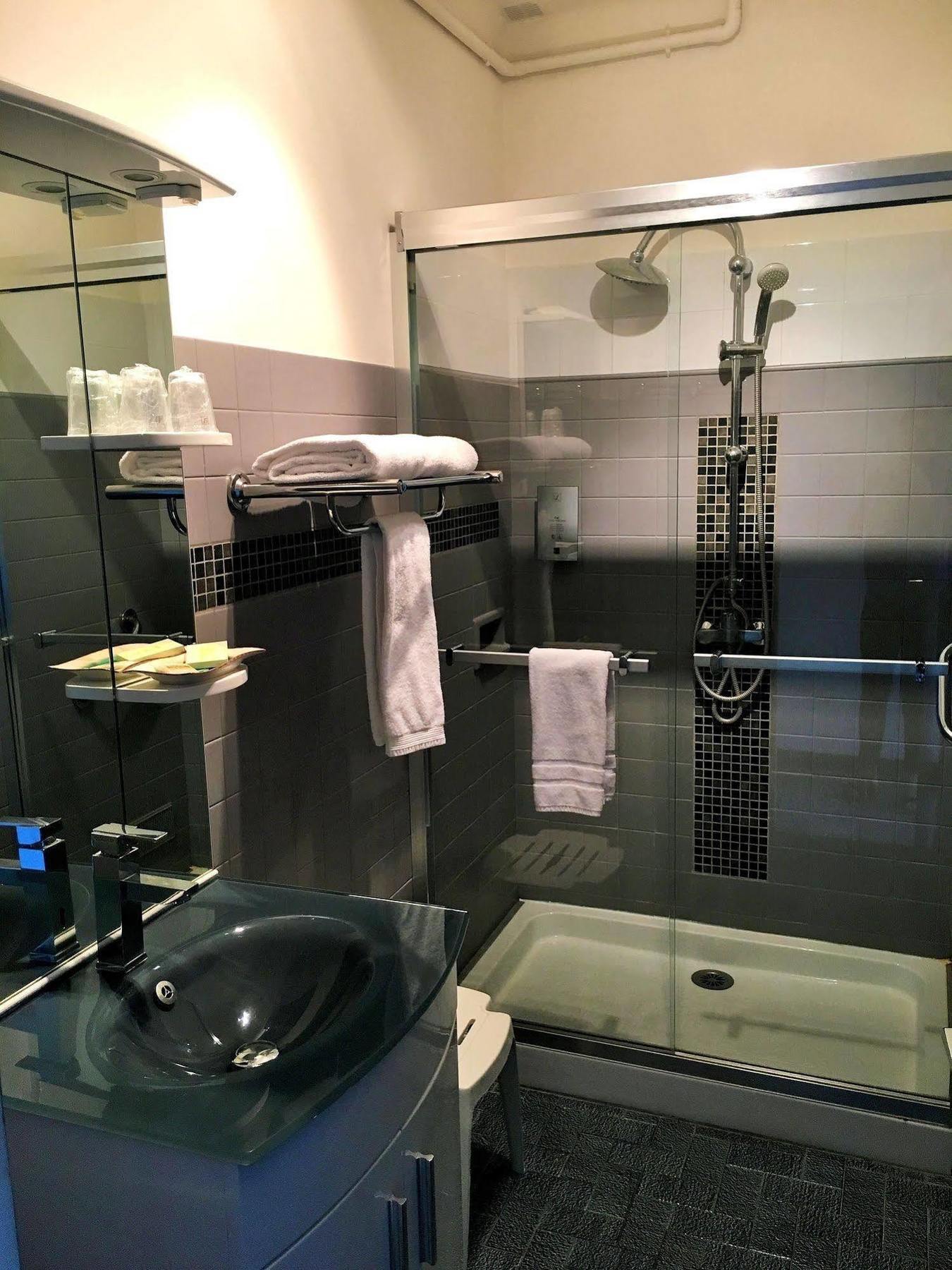 Logis Hotel Le Clement V โรกมอเร ภายนอก รูปภาพ